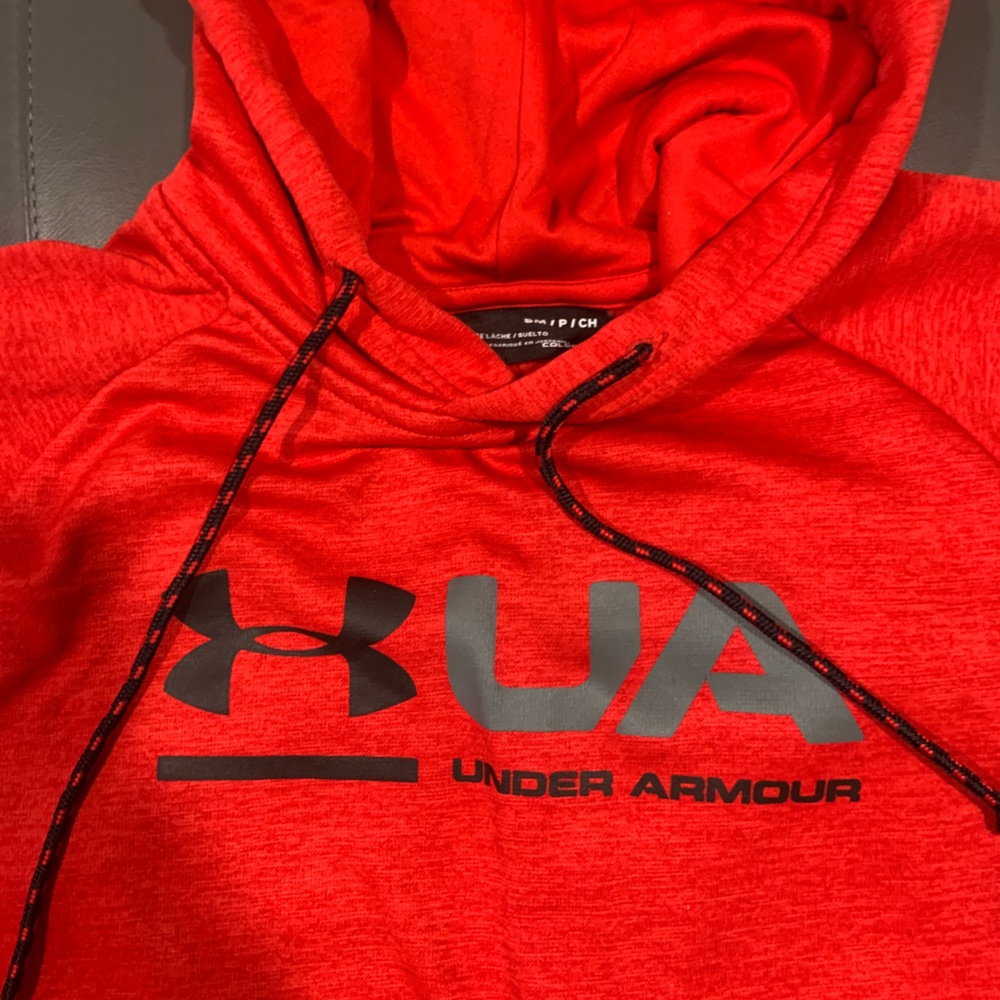 Men's Small Red Under Armour Sweatshirt.